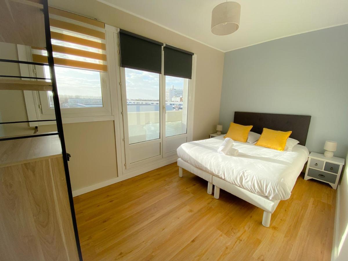 Le Jean De Fiennes Apartment Calais Bagian luar foto