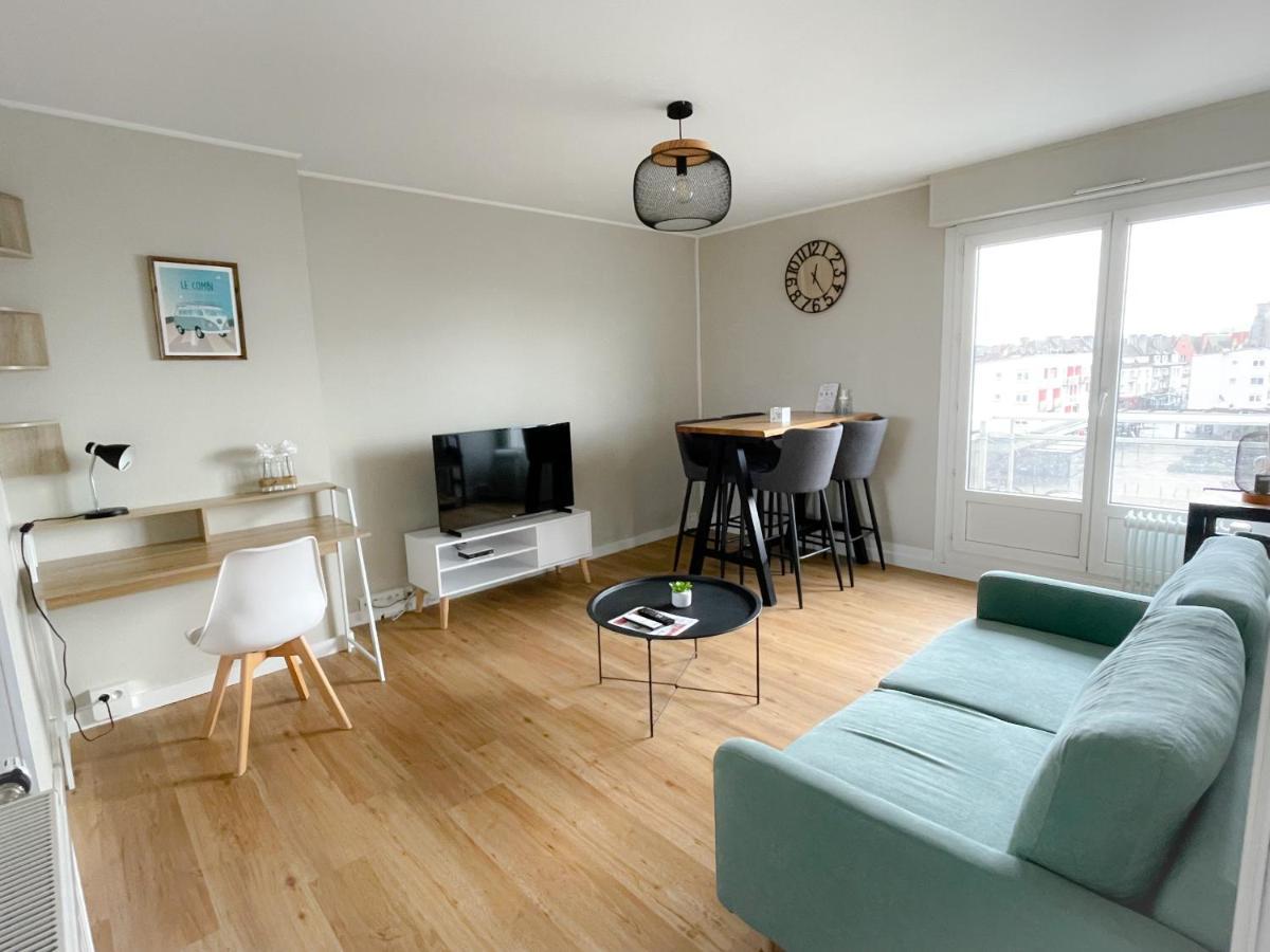 Le Jean De Fiennes Apartment Calais Bagian luar foto